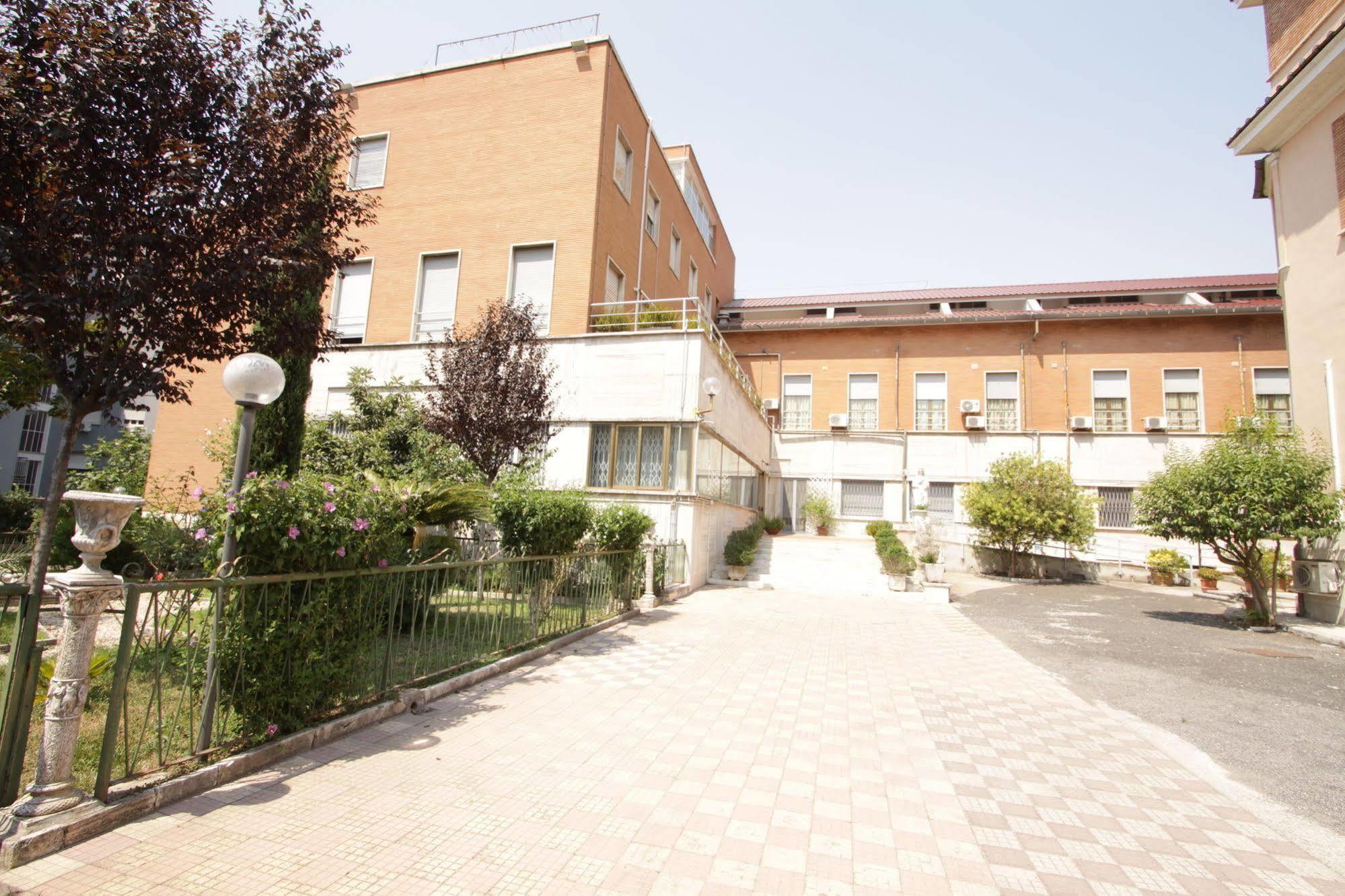 Отель Casa Per Ferie Margherita Diomira Рим Экстерьер фото